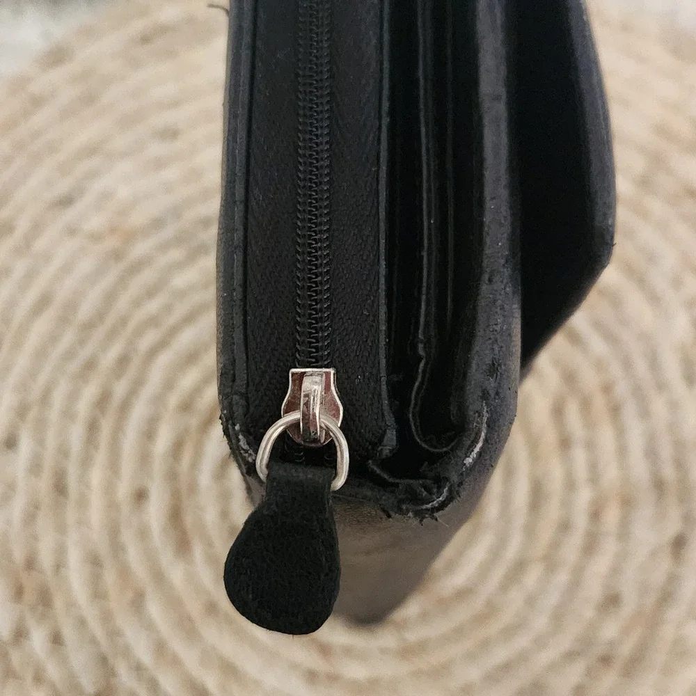 Wilsons Leather Black Trifold Checkbook Wallet Gold Logo ID Window Zip Pocket